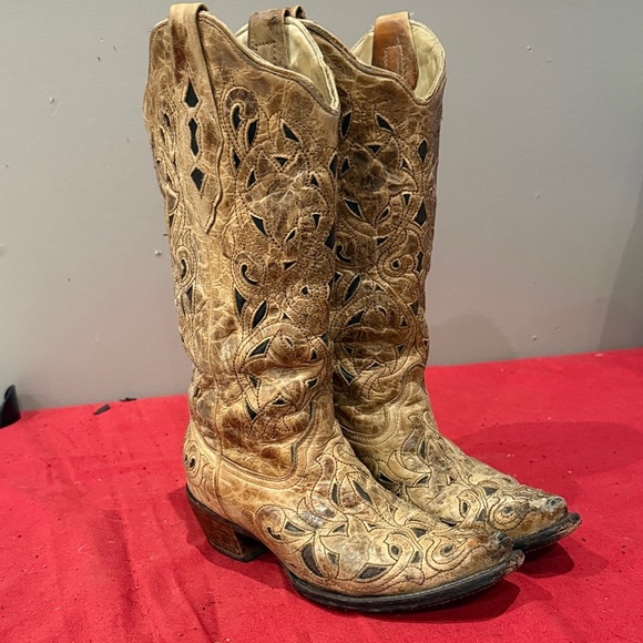 Corral Shoes - Corral Tan Heeled Boots with Intricate Cutouts
